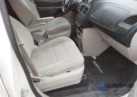 2011 Dodge Grand Caravan Express z USA, uszkodzony, nr VIN 2D4RN4DG3BR742668